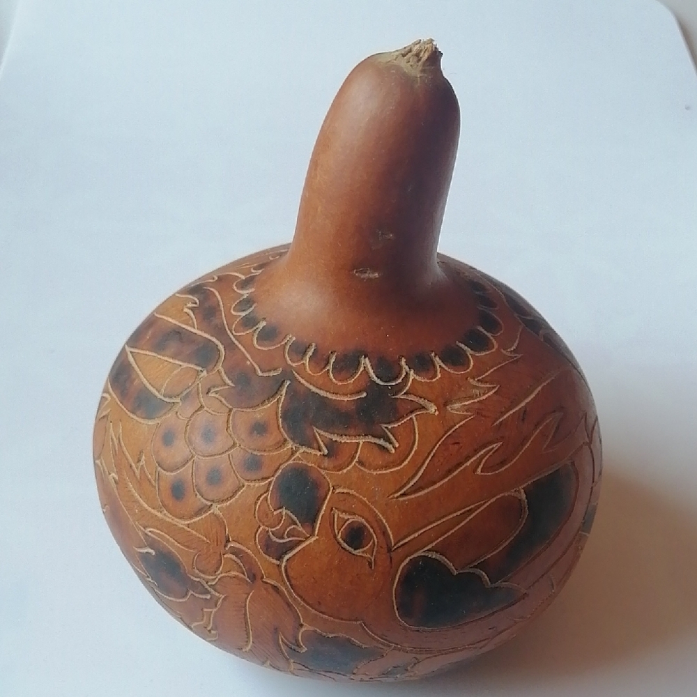 Vintage Folk Art Hsndcrafted Carved Decorative Gourd